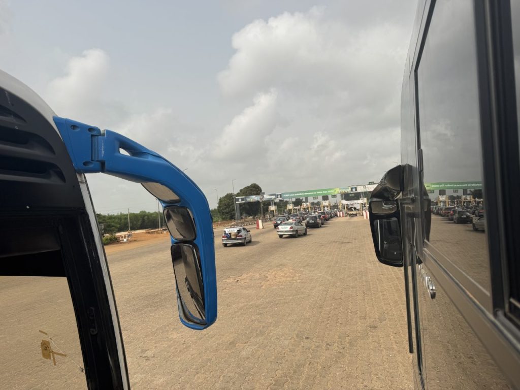 lange Warteschlange...